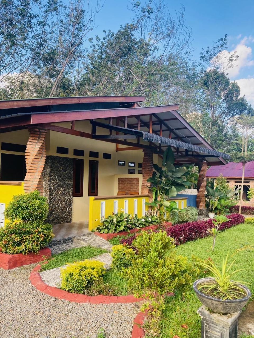 R5 Keramba Inn Bukit Lawang Zewnętrze zdjęcie